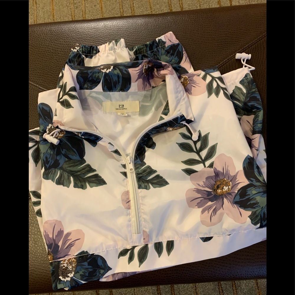 Jacket - Picture 2 of 4